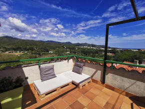 Ático con vistas panorámicas de Llançà y piscina - ES-89-111
